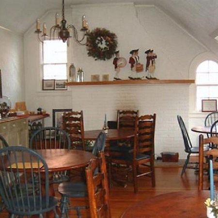 The Fife And Drum Inn Williamsburg Bagian luar foto